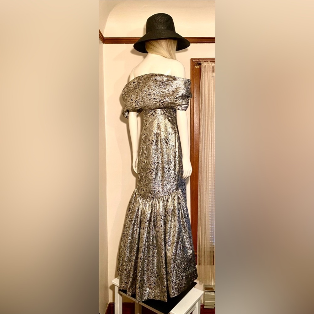 VICTOR COSTA - Gown Sz = Sm